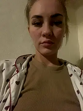 Snapshot of DreamGirl-777 chatting on November 9, 2025, 8:29 pm DreamGirl-777 online show from November 9, 2025, 8:29 pm