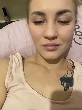 Snapshot of DreamGirl-777 chatting on November 22, 2025, 11:31 am DreamGirl-777 online show from November 22, 2025, 11:31 am