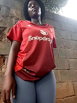 Snapshot of Swirly_blac chatting on November 17, 2025, 6:41 am Swirly blac online show from November 17, 2025, 6:41 am