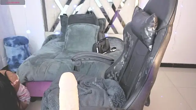 Alfresii Rivera1 online show from February 12, 2026, 1:00 am