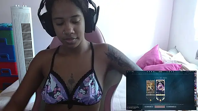 TiffanyRoouse online show from January 18, 2025, 7:15 pm