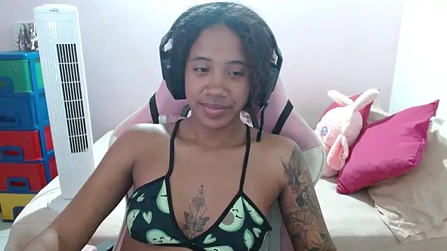 TiffanyRoouse online show from February 26, 2025, 3:32 am