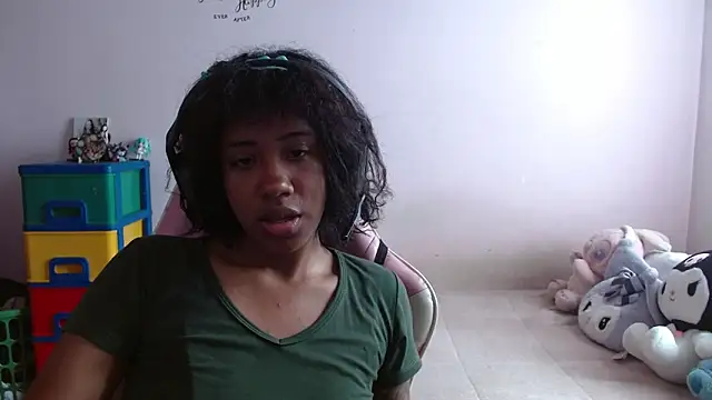 TiffanyRoouse online show from October 18, 2025, 1:34 pm