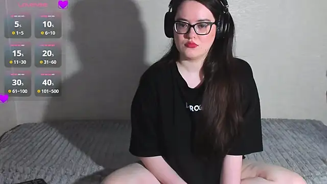 Tinasun4 online show from January 7, 2026, 6:38 am