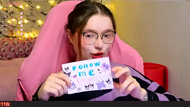 Snapshot of me__hanna chatting on January 20, 2025, 10:37 pm me hanna online show from January 20, 2025, 10:37 pm