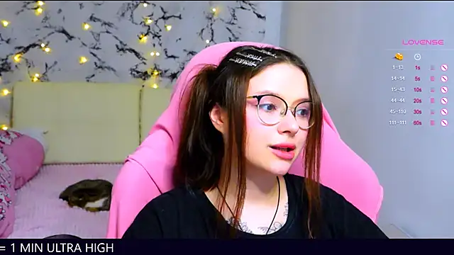 Snapshot of me__hanna chatting on March 10, 2025, 2:28 am me hanna online show from March 10, 2025, 2:28 am