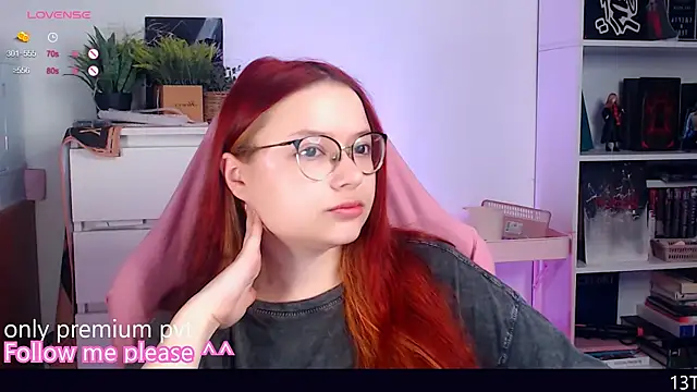 Snapshot of me__hanna chatting on November 11, 2025, 10:10 pm me hanna online show from November 11, 2025, 10:10 pm