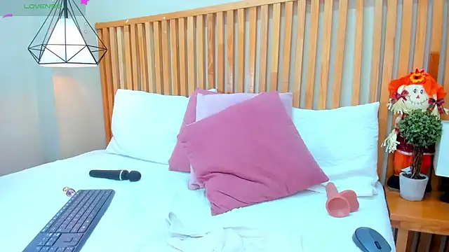 Ginger Winn online show from December 28, 2024, 5:46 pm