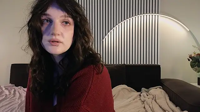 ELLIEJAY online show from October 16, 2025, 5:30 am