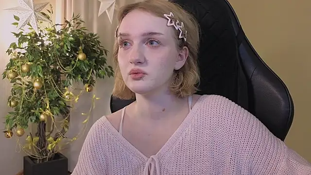 ELLIEJAY online show from December 18, 2025, 5:24 am