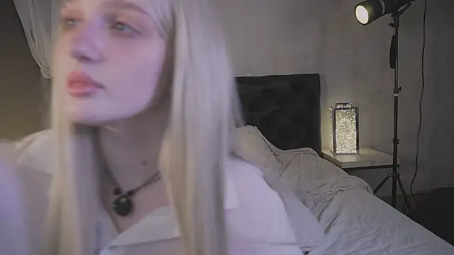 ELLIEJAY online show from May 22, 2026, 5:25 am