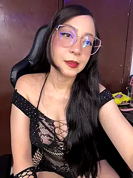 Snapshot of snow_girl04 chatting on October 1, 2025, 2:06 am snow girl04 online show from October 1, 2025, 2:06 am