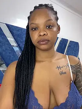 Snapshot of SexxyLunar chatting on October 10, 2025, 9:36 pm SexxyLunar online show from October 10, 2025, 9:36 pm