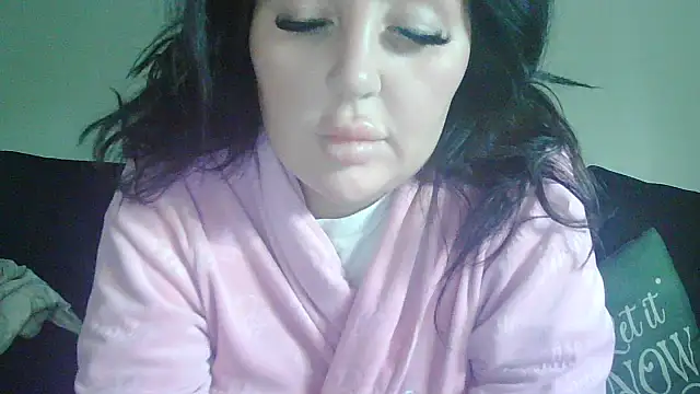 magical mia online show from November 25, 2025, 9:42 am