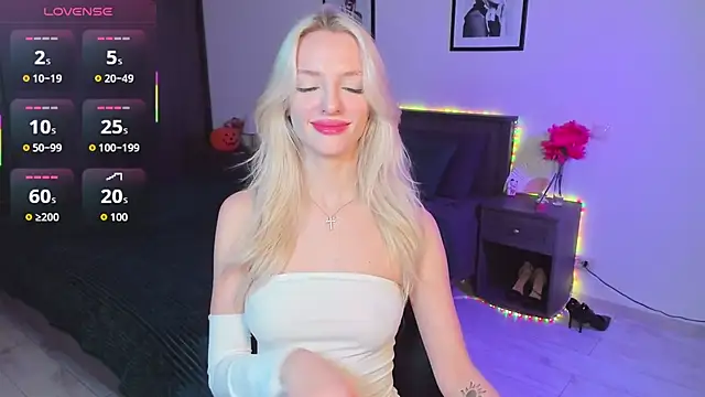 AleksaBlonde online show from November 18, 2025, 11:14 am