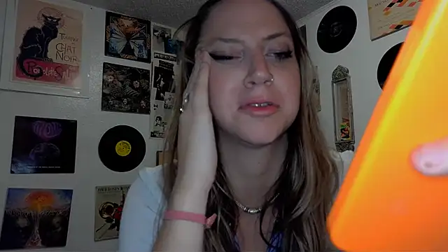 Snapshot of molly_witha_chance chatting on January 24, 2025, 5:53 am molly witha chance online show from January 24, 2025, 5:53 am