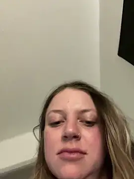 Snapshot of molly_witha_chance chatting on February 6, 2025, 10:21 pm molly witha chance online show from February 6, 2025, 10:21 pm