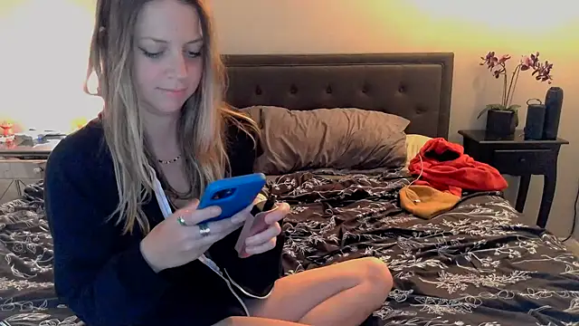 Snapshot of molly_witha_chance chatting on March 2, 2025, 6:16 am molly witha chance online show from March 2, 2025, 6:16 am