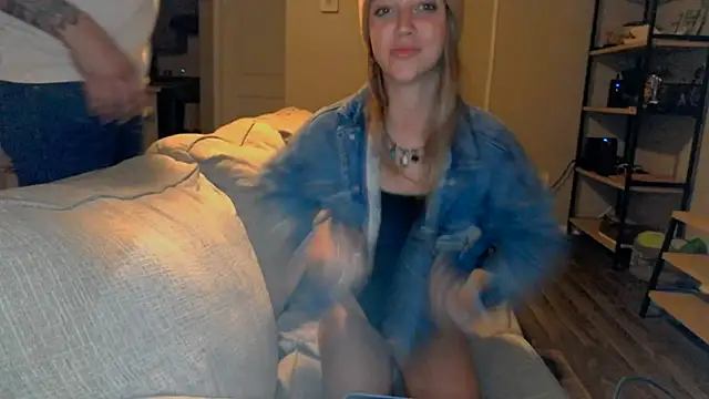 Snapshot of molly_witha_chance chatting on March 13, 2025, 5:33 am molly witha chance online show from March 13, 2025, 5:33 am