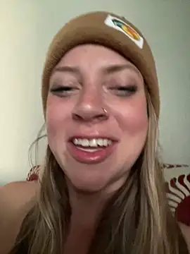 Snapshot of molly_witha_chance chatting on March 15, 2025, 11:51 am molly witha chance online show from March 15, 2025, 11:51 am