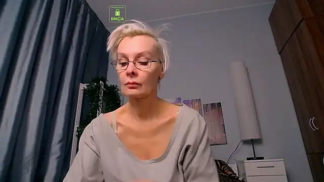 Snapshot of HelgaHimmell chatting on February 12, 2025, 6:51 am HelgaHimmell online show from February 12, 2025, 6:51 am