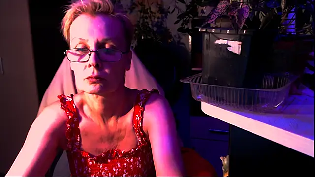 Snapshot of HelgaHimmell chatting on June 29, 2026, 7:36 pm HelgaHimmell online show from June 29, 2026, 7:36 pm