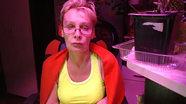 Snapshot of HelgaHimmell chatting on July 9, 2026, 7:18 pm HelgaHimmell online show from July 9, 2026, 7:18 pm