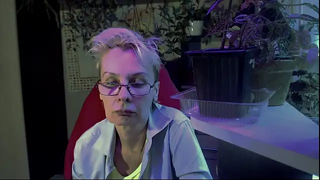 Snapshot of HelgaHimmell chatting on July 28, 2026, 4:39 pm HelgaHimmell online show from July 28, 2026, 4:39 pm