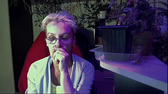 Snapshot of HelgaHimmell chatting on July 28, 2026, 8:45 pm HelgaHimmell online show from July 28, 2026, 8:45 pm