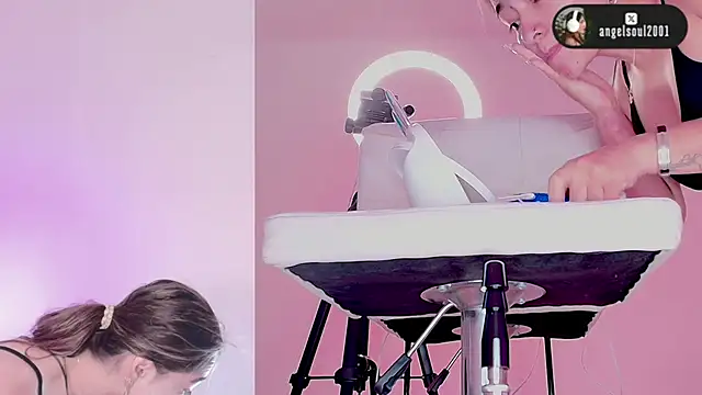 Angelst   online show from March 6, 2026, 8:22 am