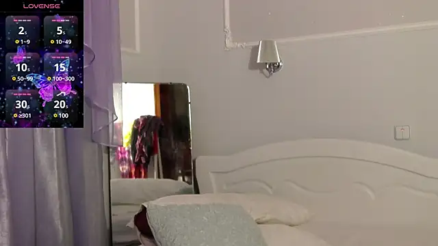 Snapshot of MonicaMelano chatting on December 5, 2024, 3:17 pm MonicaMelano online show from December 5, 2024, 3:17 pm