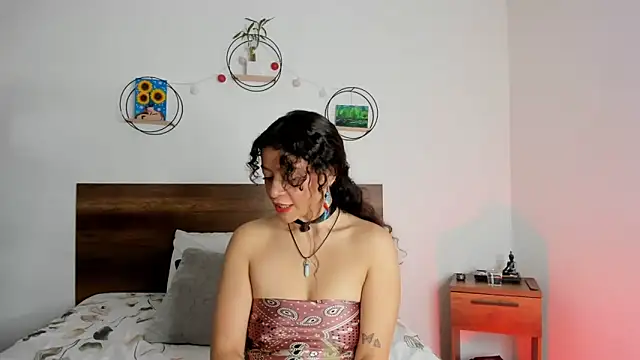 YenniferCurly online show from January 10, 2025, 12:36 pm