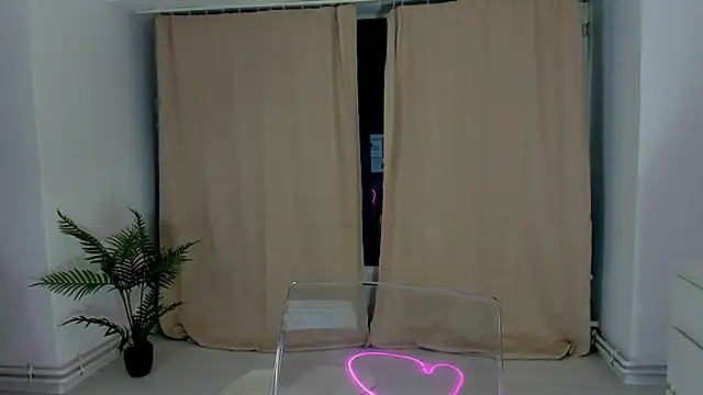 Snapshot of BabyAylin chatting on October 3, 2025, 4:20 am BabyAylin online show from October 3, 2025, 4:20 am