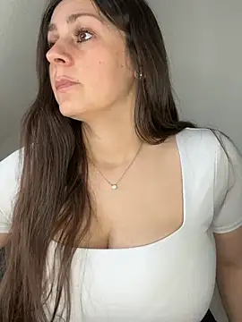 Loella-Rose online show from April 13, 2026, 7:14 am