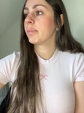 Loella-Rose online show from April 17, 2026, 7:22 am