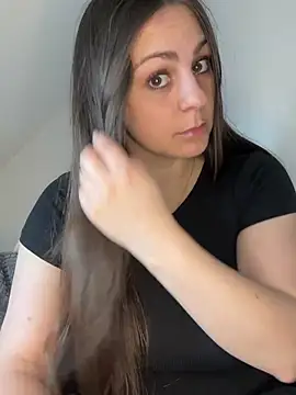 Loella-Rose online show from April 22, 2026, 7:55 am