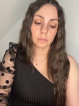 Loella-Rose online show from April 29, 2026, 8:04 pm