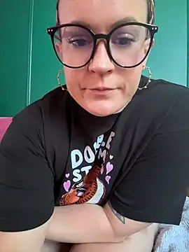 quinnmariexo online show from May 12, 2026, 6:38 pm