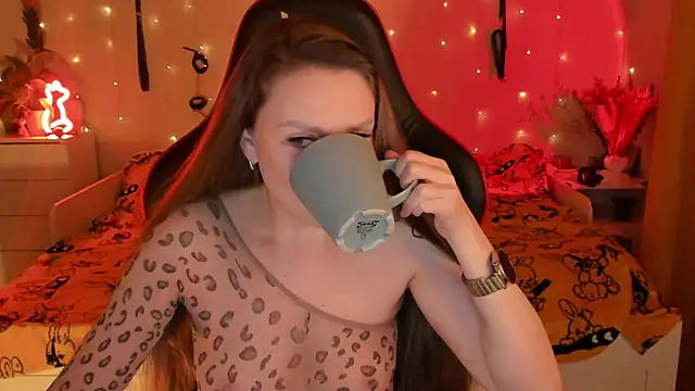 Snapshot of desperatehousewife__ chatting on October 20, 2025, 7:14 pm desperatehousewife online show from October 20, 2025, 7:14 pm