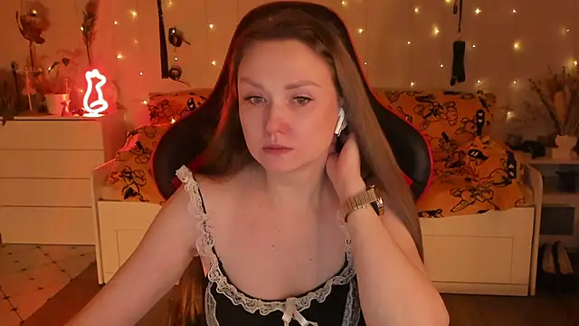 Snapshot of desperatehousewife__ chatting on November 15, 2025, 5:42 pm desperatehousewife online show from November 15, 2025, 5:42 pm