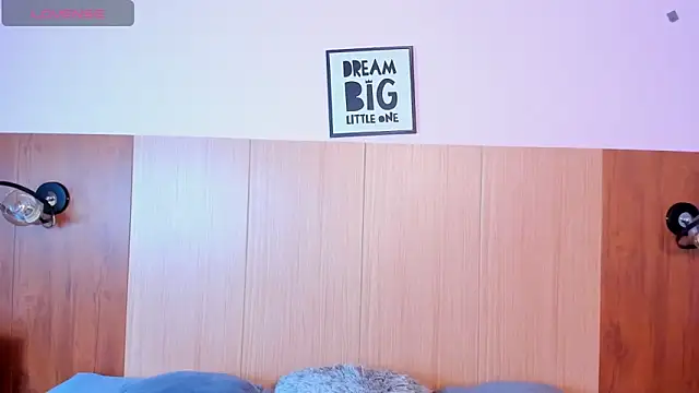 Aishaza1 online show from October 1, 2025, 12:22 pm