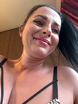 Snapshot of Hotmomcheckk_ chatting on October 6, 2025, 12:02 pm Hotmomcheckk online show from October 6, 2025, 12:02 pm