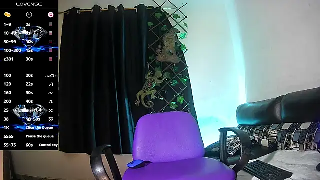 Snapshot of vale_bunny23 chatting on November 12, 2025, 2:12 am vale bunny23 online show from November 12, 2025, 2:12 am