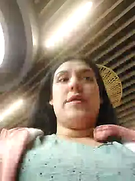 Snapshot of Sophie-hatter chatting on December 17, 2024, 6:20 pm Sophie-hatter online show from December 17, 2024, 6:20 pm