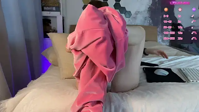 LinaWitch online show from February 2, 2025, 5:10 am