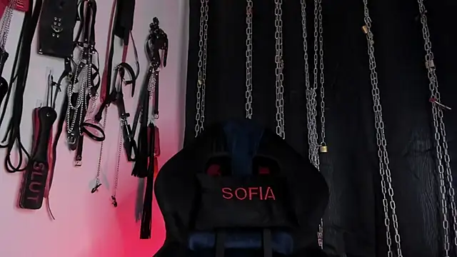 charrlotte quinn online show from April 1, 2026, 1:52 pm