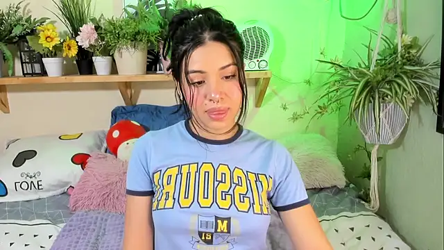 MiaaRose online show from October 21, 2025, 5:46 pm