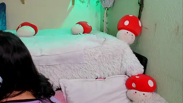 MiaaRose online show from November 26, 2025, 5:03 pm