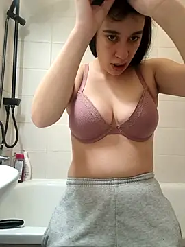 Snapshot of czruz chatting on February 13, 2026, 9:49 am czruz online show from February 13, 2026, 9:49 am