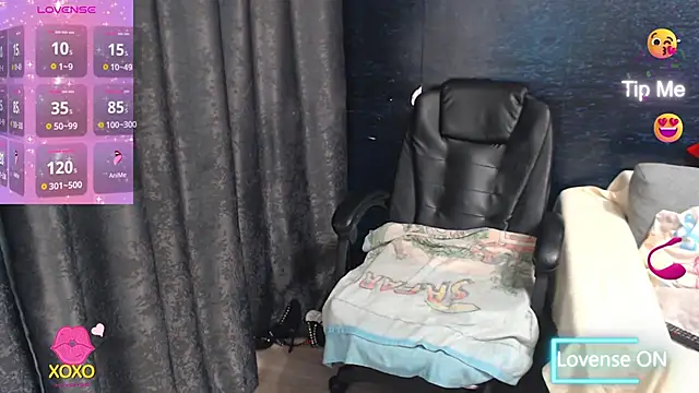 Snapshot of LadyAverrySquirt11 chatting on February 14, 2025, 7:07 am LadyAverrySquirt11 online show from February 14, 2025, 7:07 am
